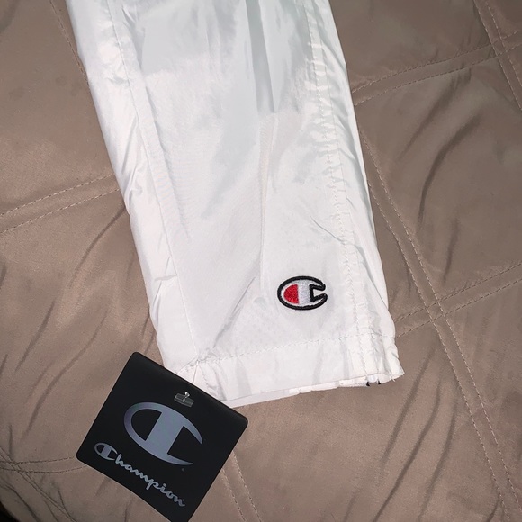 Champion Crop Windbreaker - Picture 7 of 7